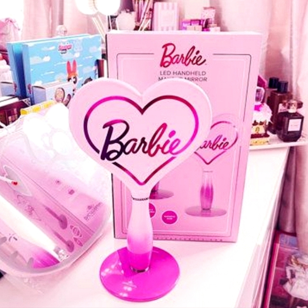 Barbie LED Handheld Mirror - Picture 12 of 16